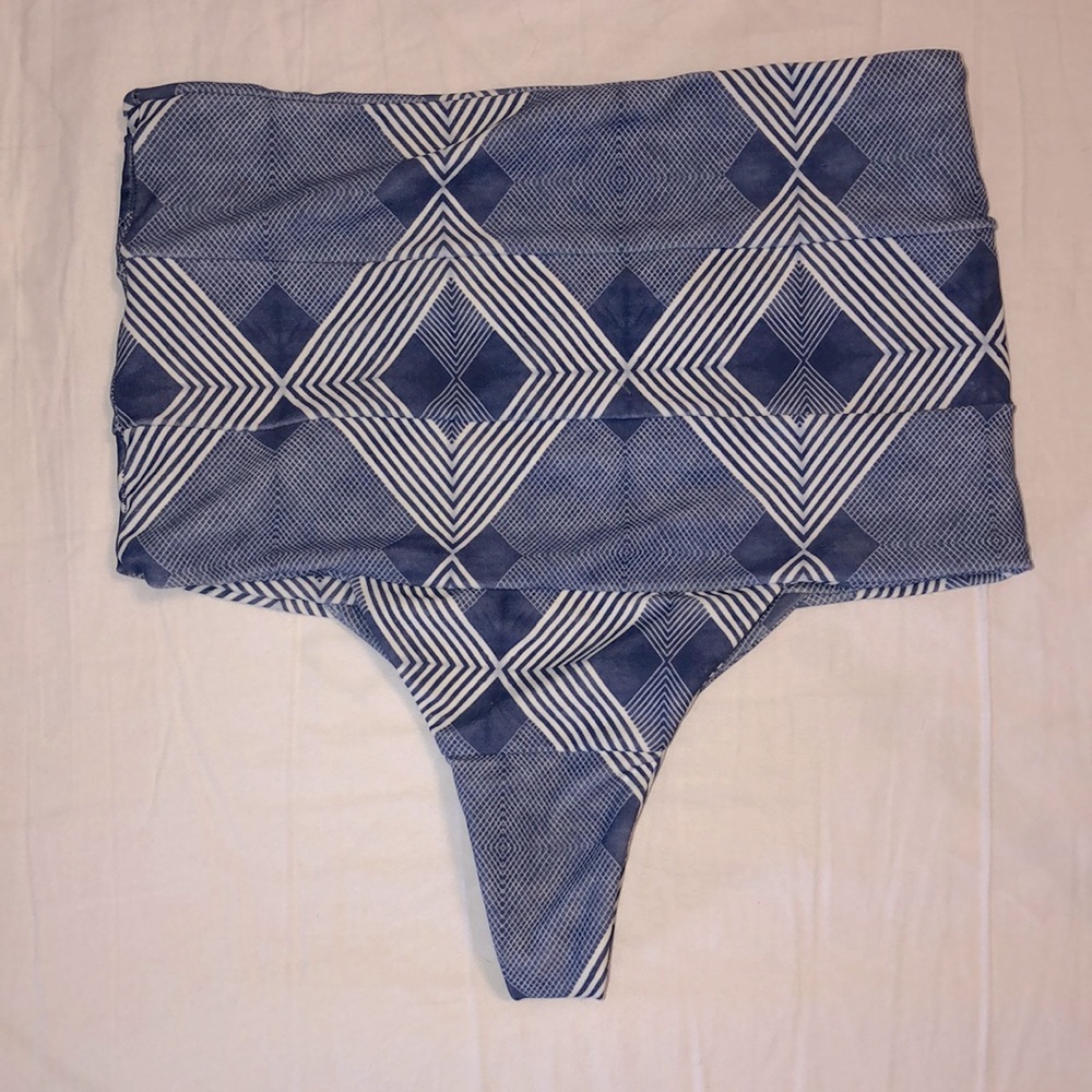 Aila Blue Bottom